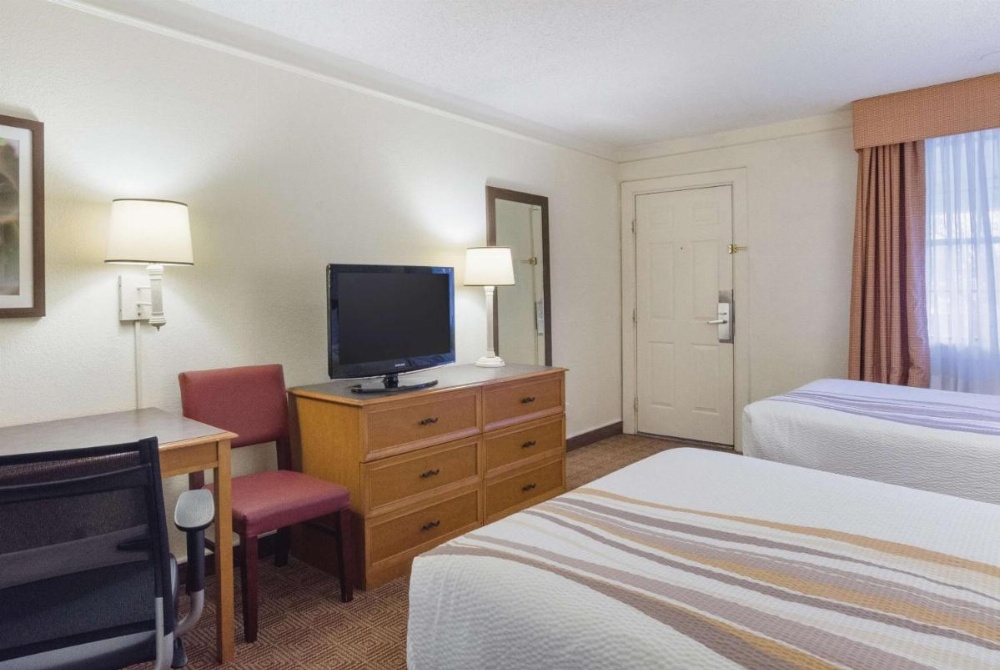 La Quinta Inn by Wyndham Denver Cherry Creek Image 13