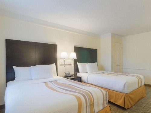 La Quinta Inn by Wyndham Denver Cherry Creek image 17