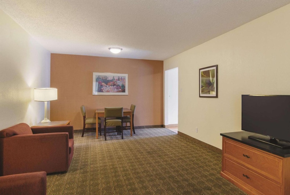 La Quinta Inn by Wyndham Denver Cherry Creek Main image