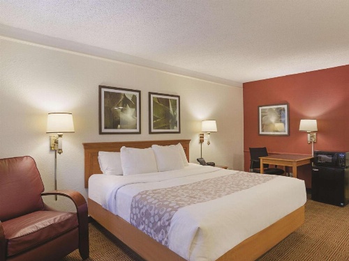 La Quinta Inn by Wyndham Denver Cherry Creek image 35