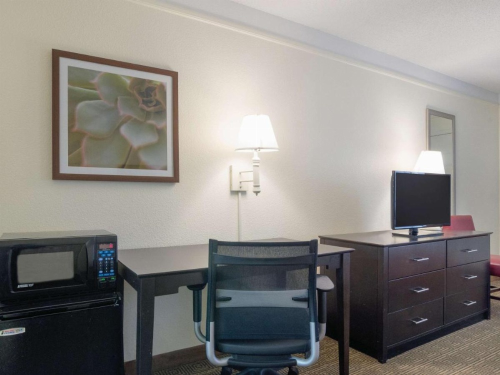 La Quinta Inn by Wyndham Denver Cherry Creek Image 36